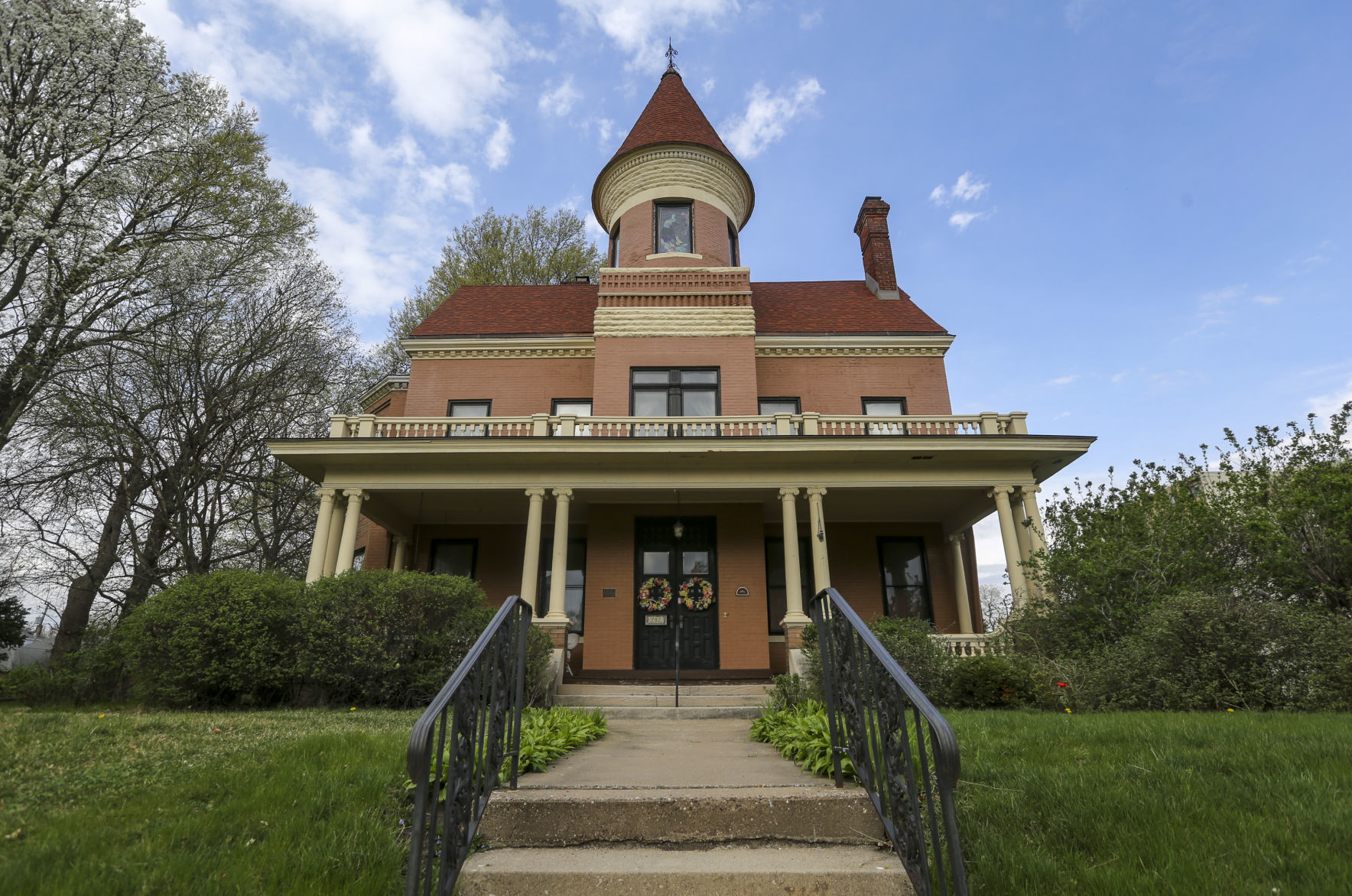 050118-qct-fea-house-002